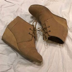 Toms wedged booties